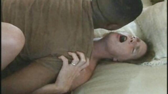 Hannah sex arab video porno Harper rejoint Gwen Summers pour un rituel satanique