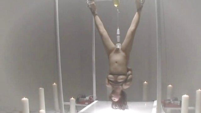Slave James dans Double Trouble - film arab xxx Deux Dominas impitoyables