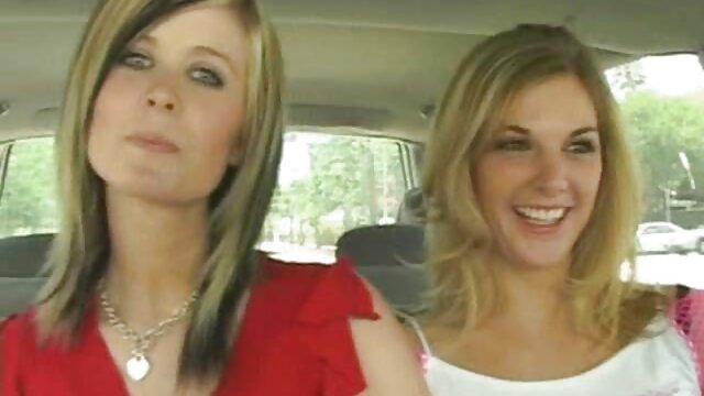 Blonde courageuse aux gros seins fait plaisir à une grosse bite porno fille arabe vierge