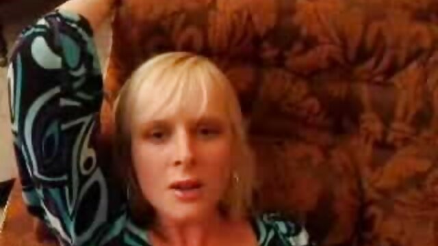 Une prostituée mature suce un mec film arab xx en voiture