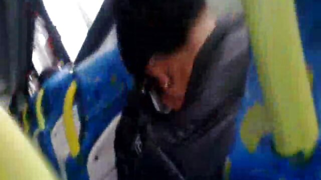 Jeune et sale blonde reçoit un soin du visage de film erotique arab sa masseuse